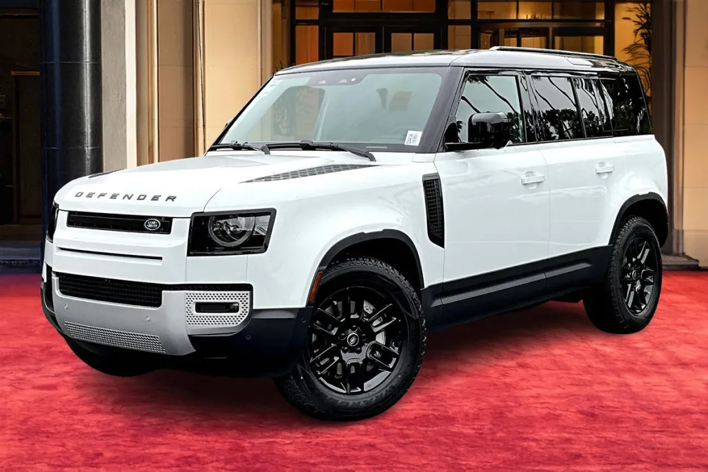 2025 Land Rover Defender 110 S photo 1