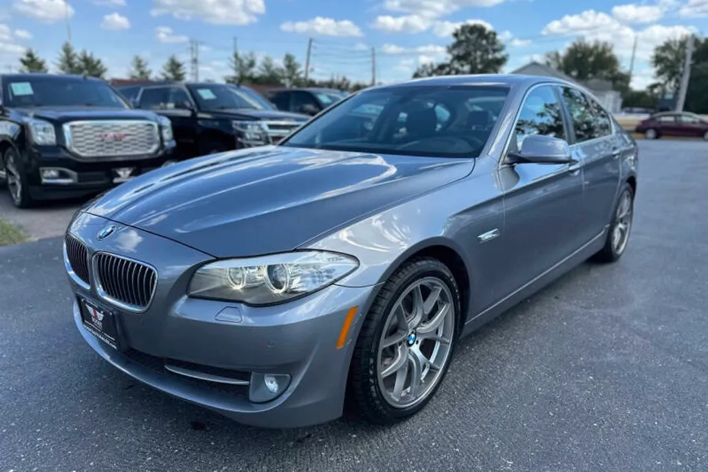 2013 Bmw 528xi 5-Series photo 1