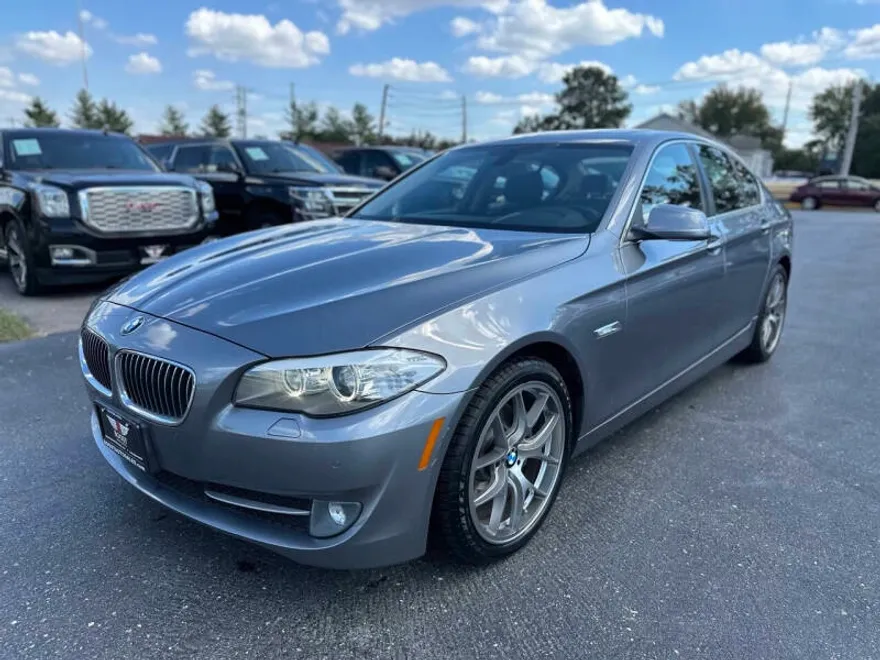 2013 Bmw 528xi 5-Series photo 1