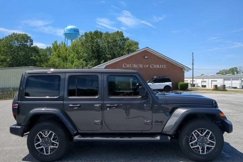 2025 Jeep Wrangler Sahara photo 1