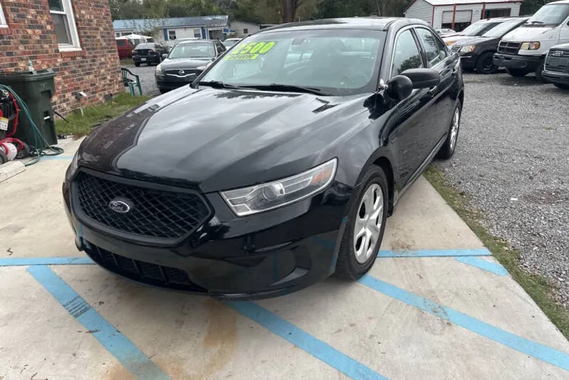 2018 Ford Taurus photo 1