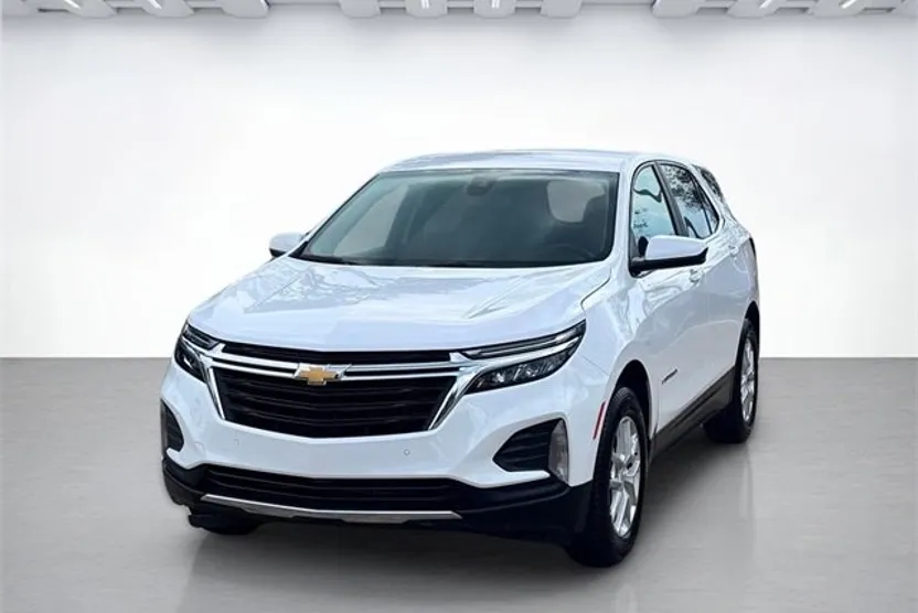 2024 Chevrolet Equinox LT photo 1