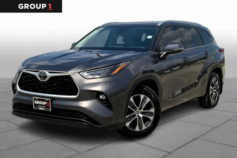 2022 Toyota Highlander XLE photo 1
