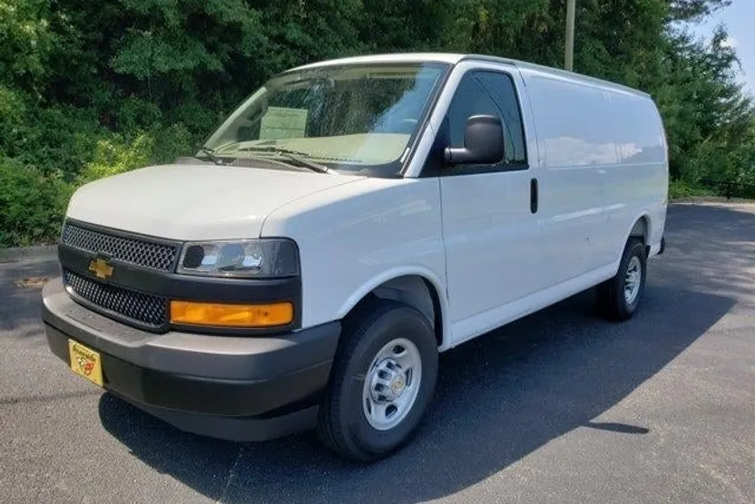 2025 Chevrolet Express Cargo 2500 photo 1