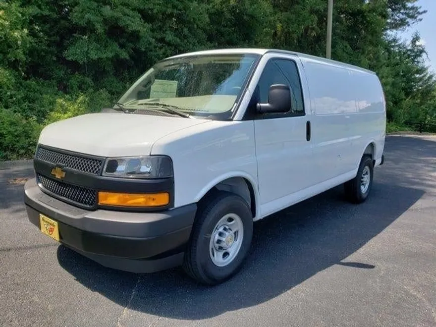 2025 Chevrolet Express Cargo 2500 photo 1