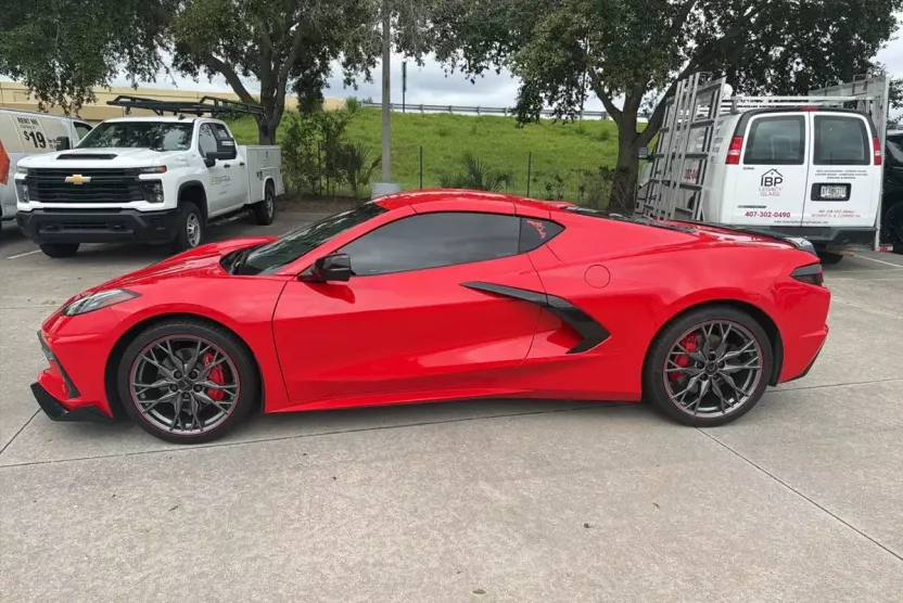 2025 Chevrolet Corvette Stingray 1LT photo 1