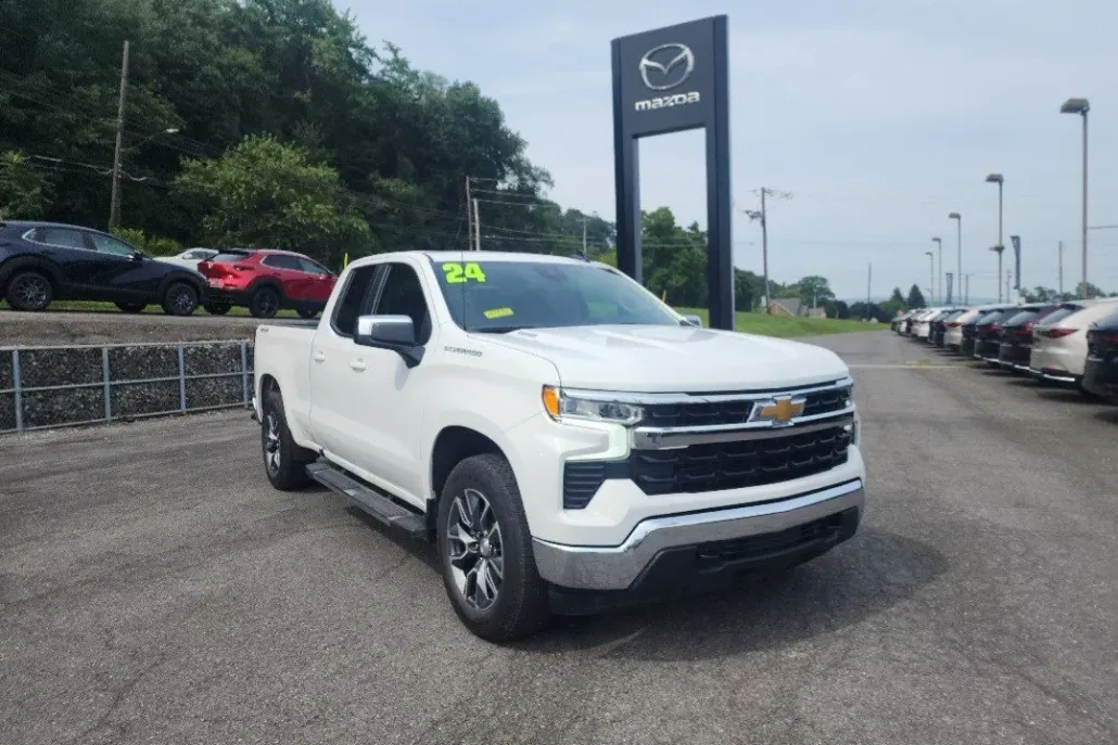 2024 Chevrolet Silverado 1500 LT photo 1