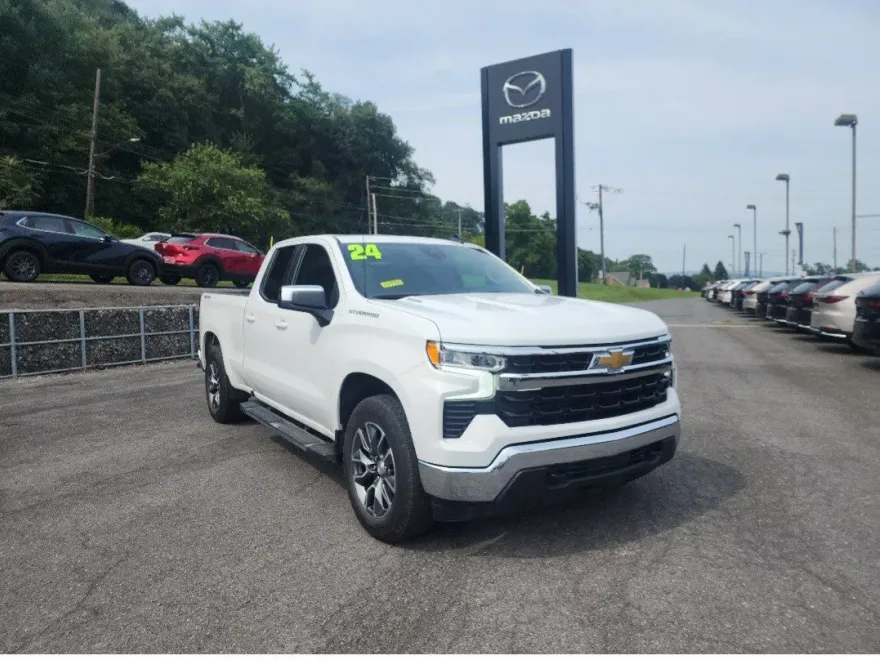 2024 Chevrolet Silverado 1500 LT photo 1