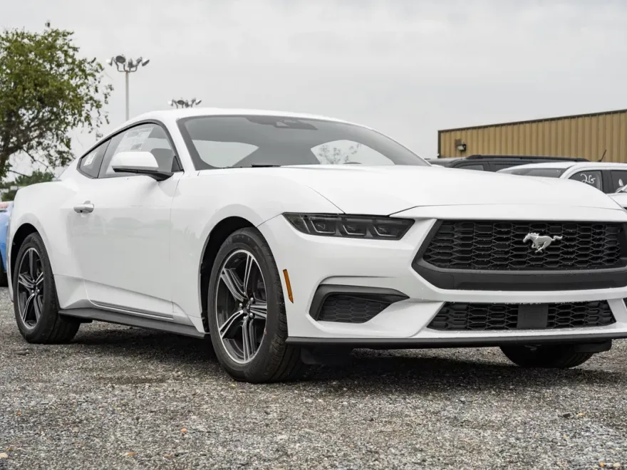 2025 Ford Mustang EcoBoost photo 1