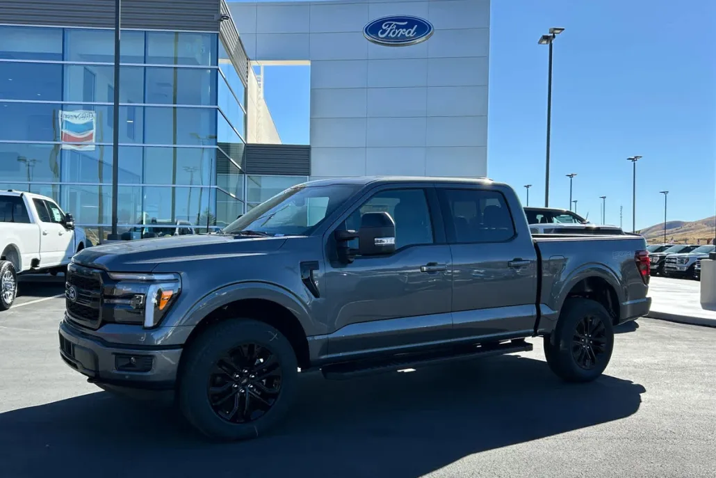 2025 Ford F-150 Lariat photo 1