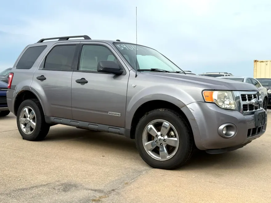 2008 Ford Escape XLT photo 1