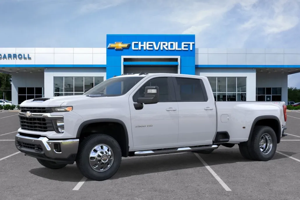 2025 Chevrolet Silverado 3500HD LT photo 1