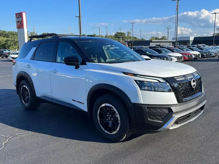 2025 Nissan Pathfinder Rock Creek photo 1