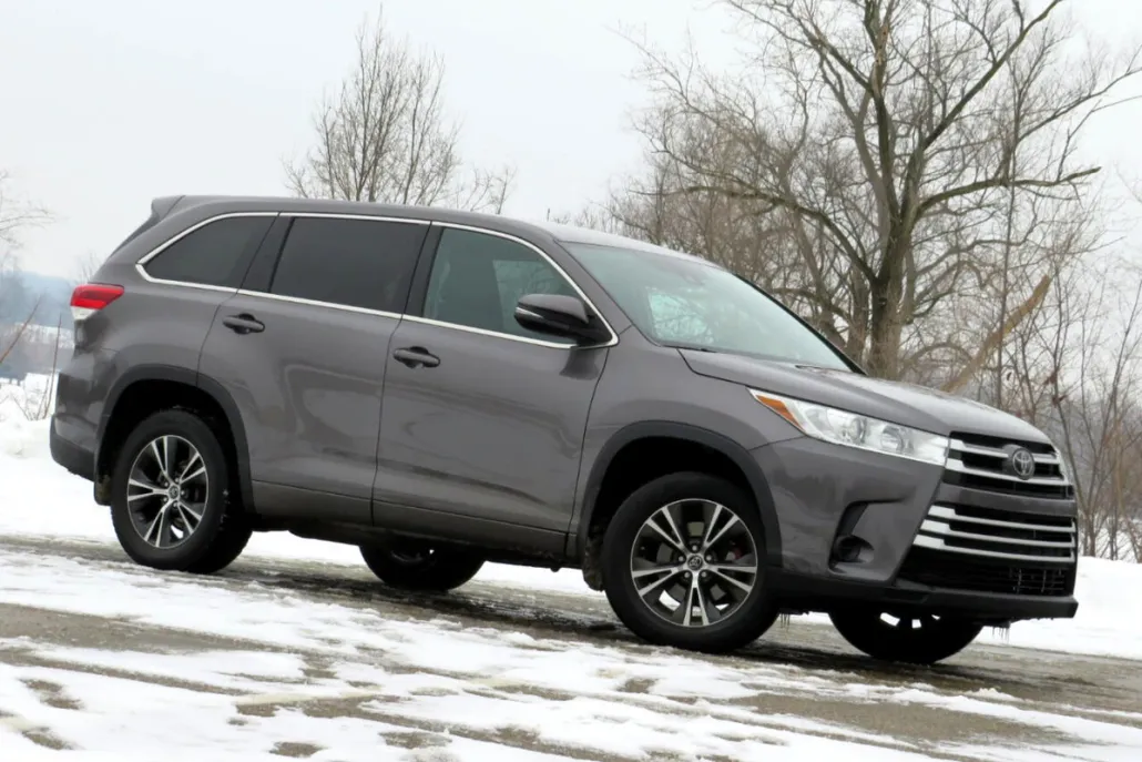 2018 Toyota Highlander LE Plus photo 1