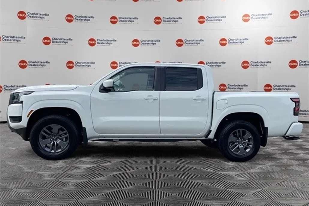 2025 Nissan Frontier SV photo 1