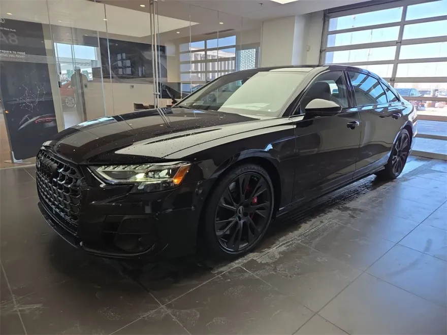 2025 Audi S8 4.0T photo 1