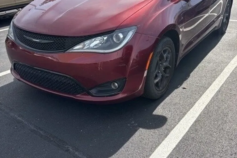 2018 Chrysler Pacifica Touring Plus photo 1