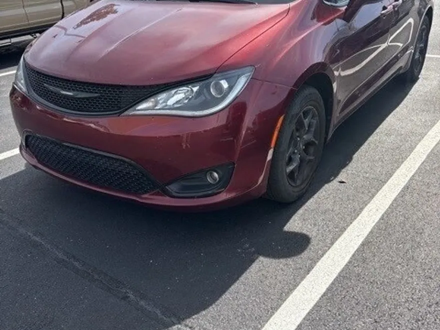 2018 Chrysler Pacifica Touring Plus photo 1