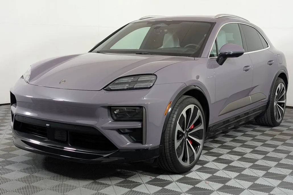 2024 Porsche Macan Electric Turbo photo 1