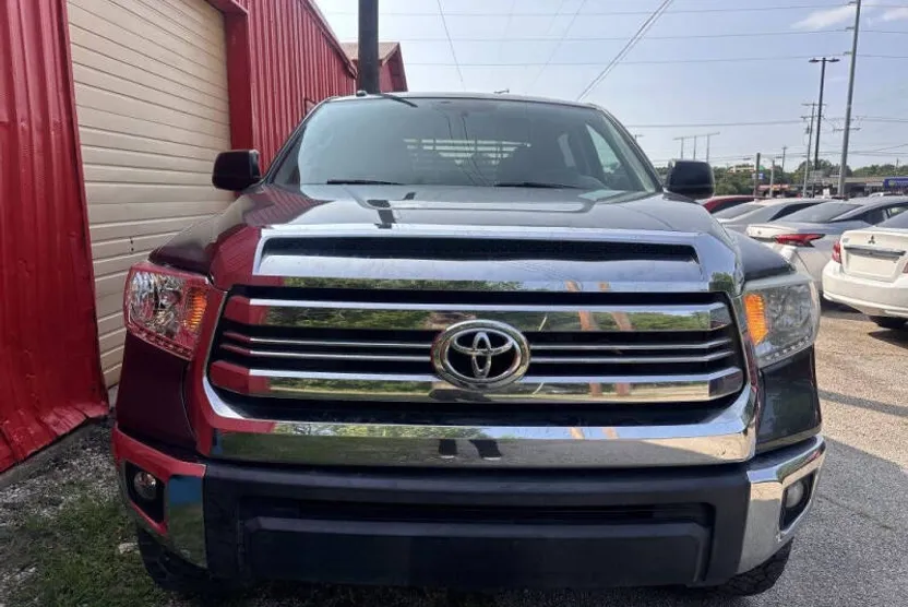 2014 Toyota Tundra SR5 photo 1