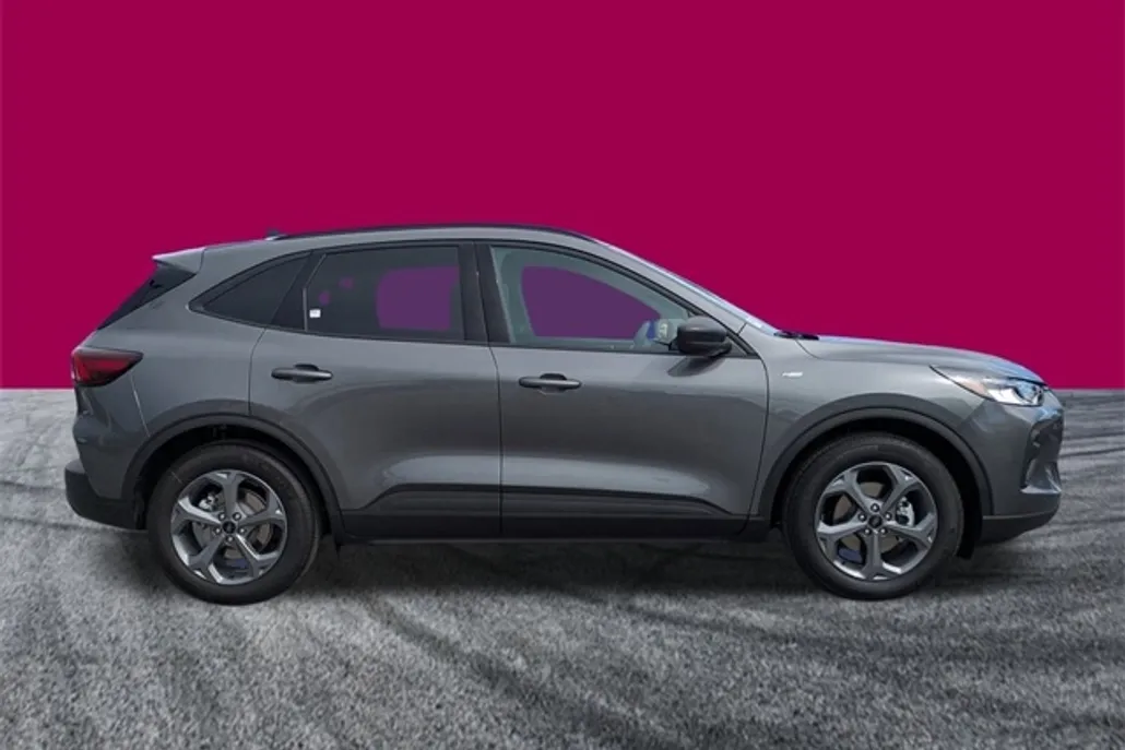 2025 Ford Escape ST-Line photo 1