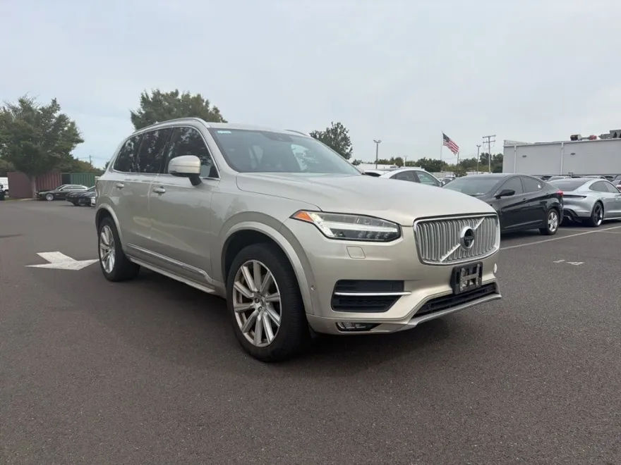 2016 Volvo XC90 T6 Inscription photo 1