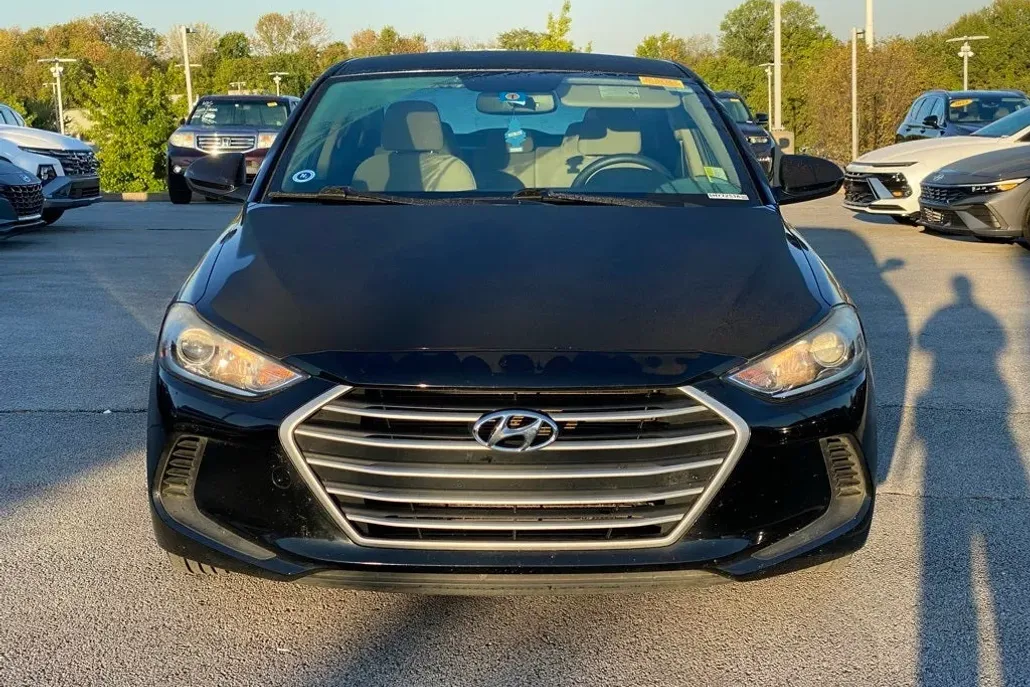 2018 Hyundai Elantra SEL photo 1