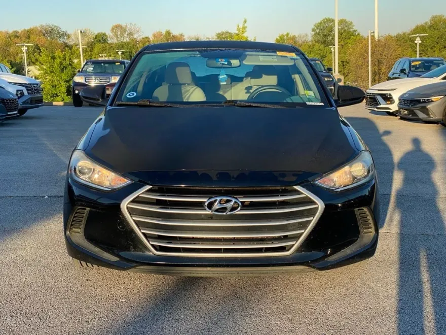 2018 Hyundai Elantra SEL photo 1