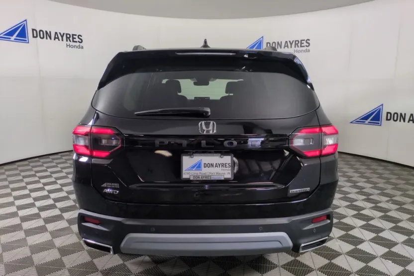 2025 Honda Pilot Touring photo 1
