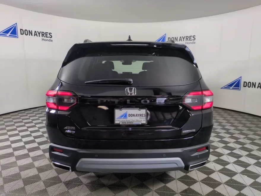 2025 Honda Pilot Touring photo 1