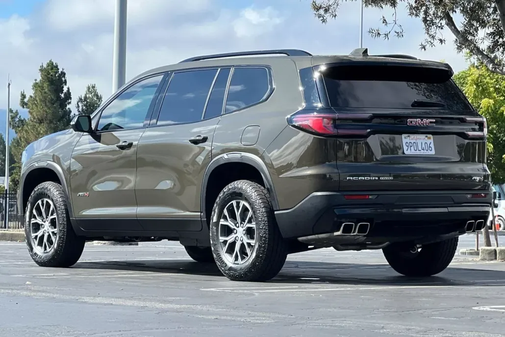 2024 Gmc Acadia AT4 photo 1