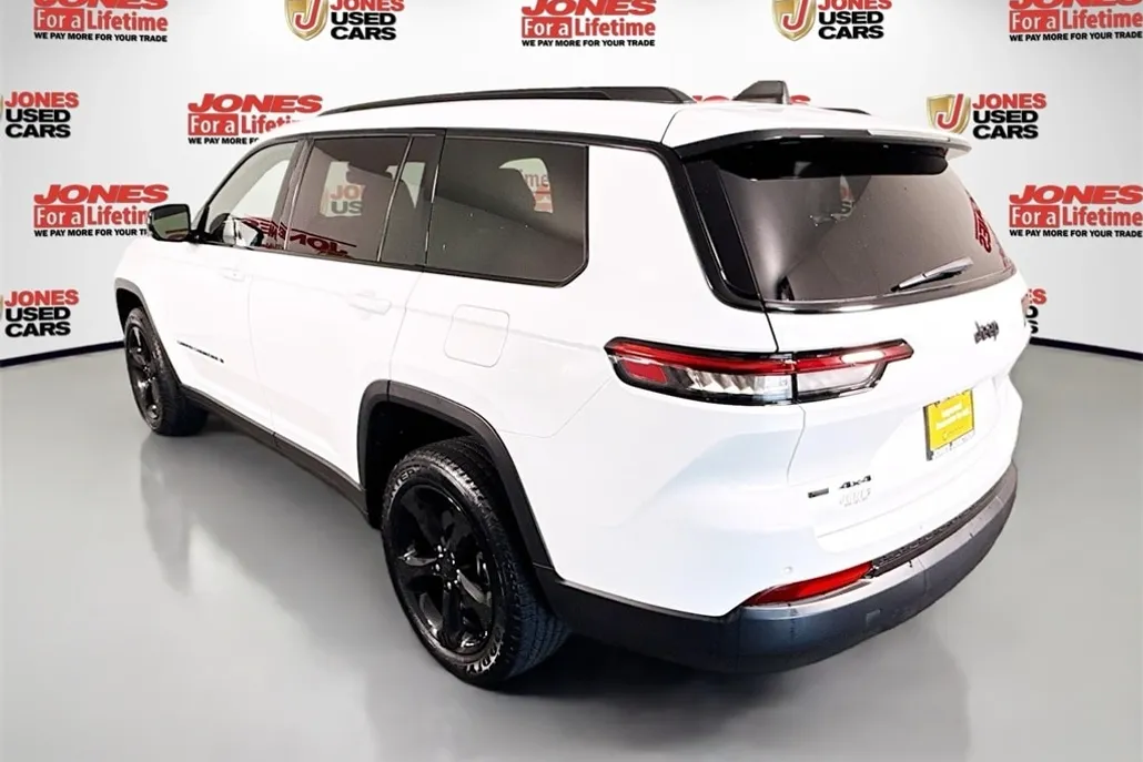 2022 Jeep Grand Cherokee Altitude photo 1