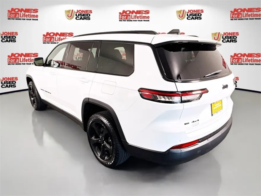 2022 Jeep Grand Cherokee Altitude photo 1