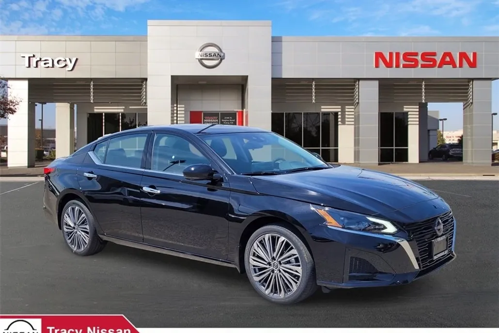 2023 Nissan Altima 2.5 SL photo 1