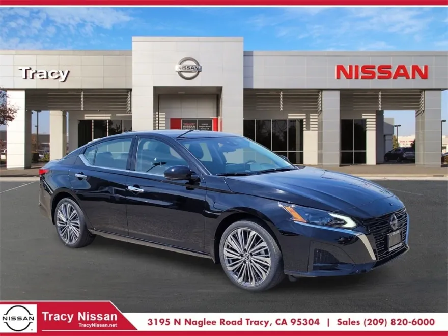 2023 Nissan Altima 2.5 SL photo 1