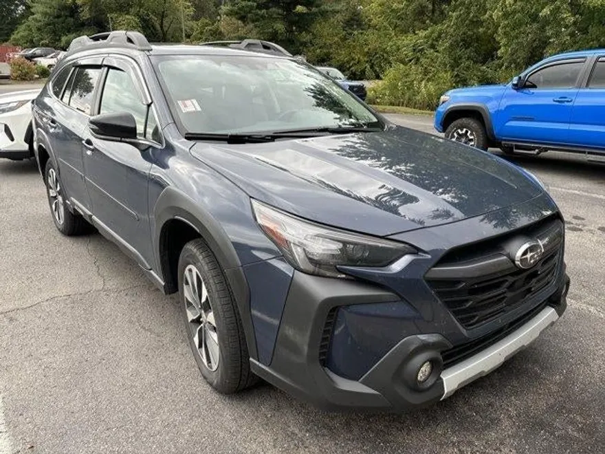 2023 Subaru Outback Limited photo 1