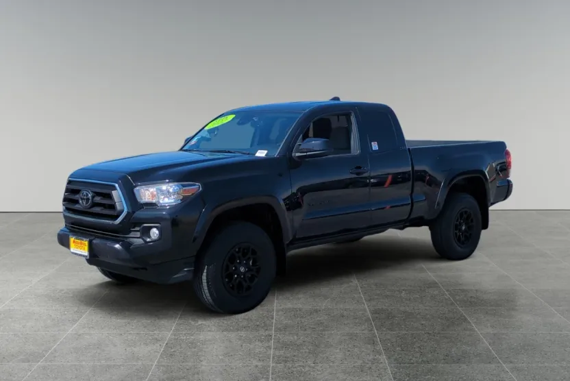 2022 Toyota Tacoma 4x4 SR5 V6 photo 1