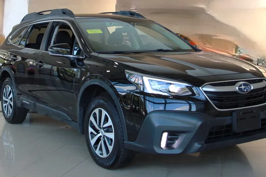 2020 Subaru Outback Premium photo 1
