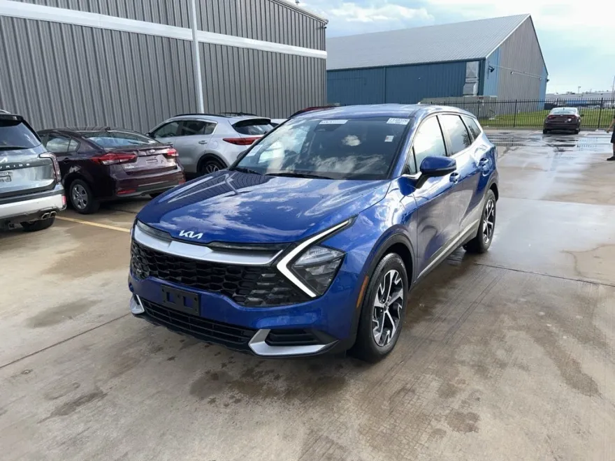 2023 Kia Sportage EX photo 1