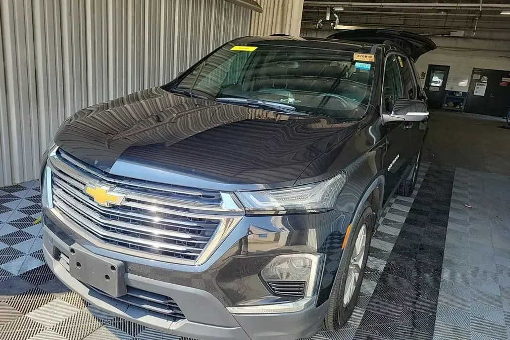 2022 Chevrolet Traverse Leather photo 1