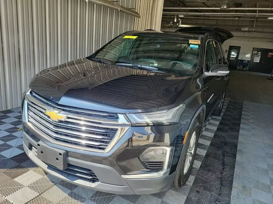 2022 Chevrolet Traverse Leather photo 1