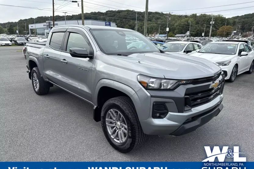 2024 Chevrolet Colorado LT photo 1
