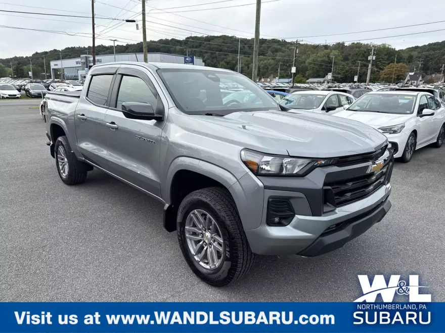 2024 Chevrolet Colorado LT photo 1