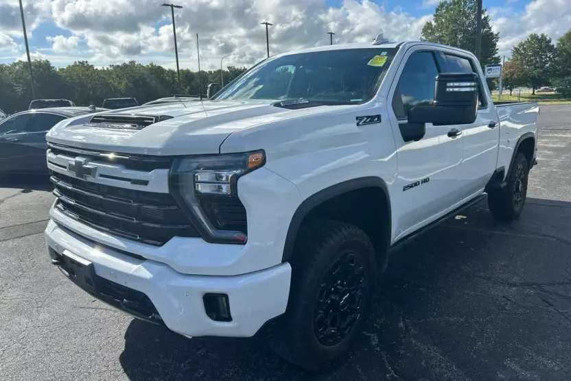 2024 Chevrolet Silverado 2500HD LTZ photo 1