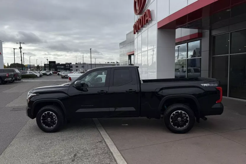 2023 Toyota Tundra SR5 photo 1
