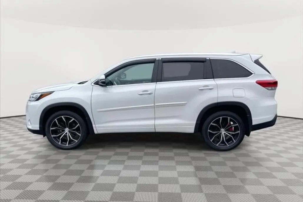 2019 Toyota Highlander Hybrid Limited photo 1