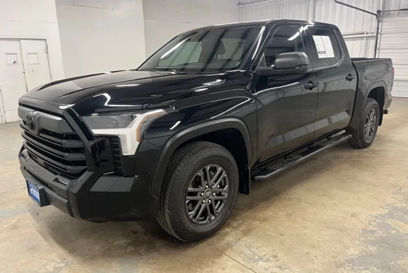 2025 Toyota Tundra SR5 photo 1