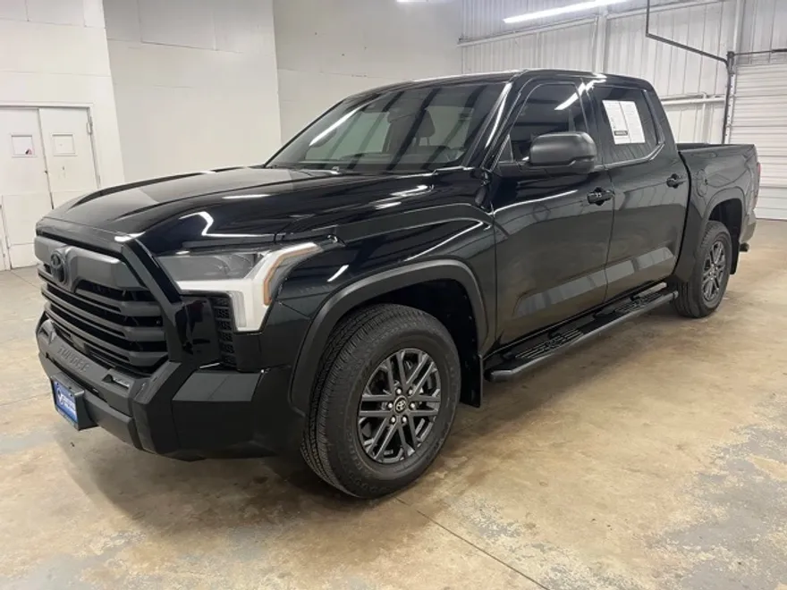 2025 Toyota Tundra SR5 photo 1