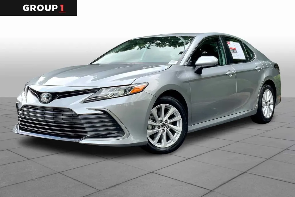 2024 Toyota Camry LE photo 1