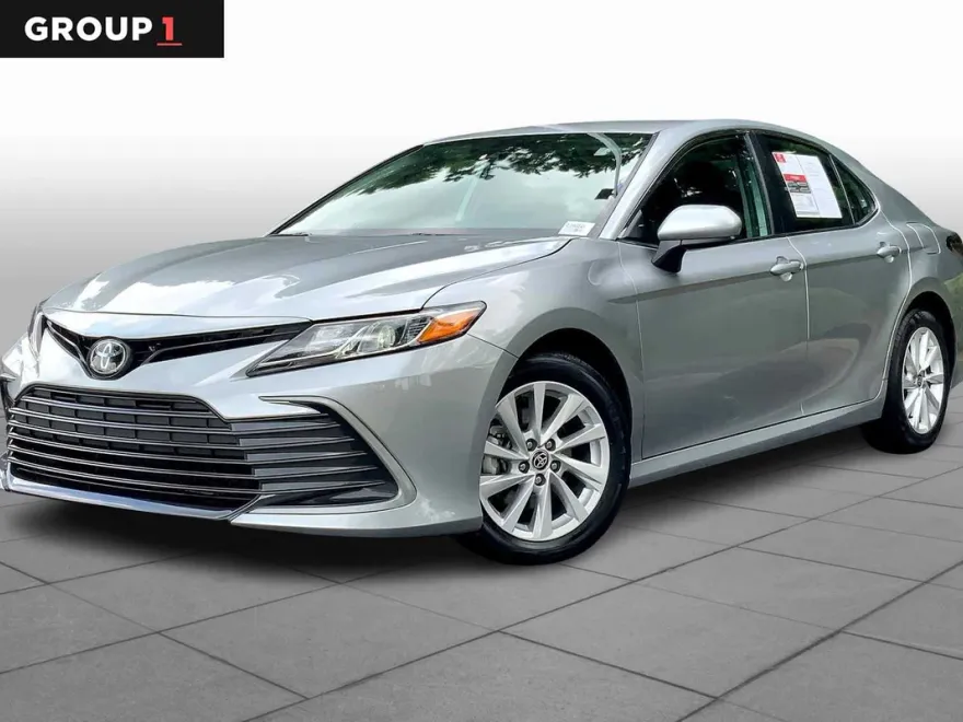 2024 Toyota Camry LE photo 1
